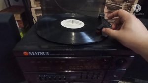 Виниловый музыкальный центр Matsui (Indonesia). FM + Cassete + Aux + vinil player