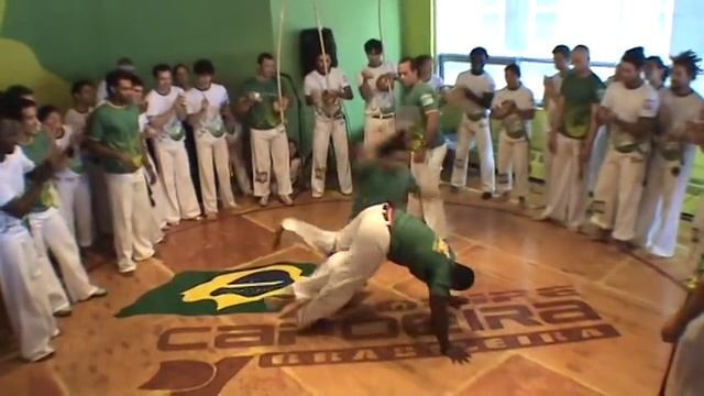 Batizado Equipe Capoeira Brasileira Montréal 2007 смотреть онлайн