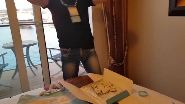 Начало круиза по Средиземному морю. Разбираем первые подарки