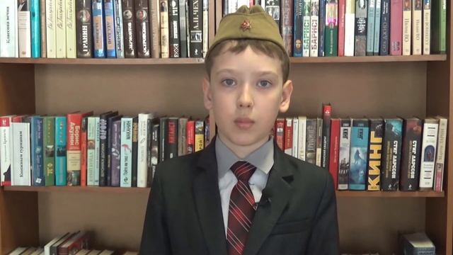 Страна читающая. Кондратюк Илья читает произведение "Майор привез мальчишку на лафете" К.М. Симонов смотреть онлайн