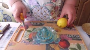 Капустный салат с яблоком и сельдереем - укрепляющий здоровье рецепт витаминного салата.