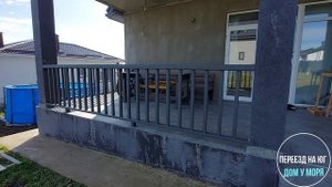 Дом на юге.  Установка перил на террасу.  Черное море в ноябре 2021.