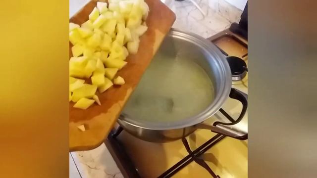 Vlog #33 Куриный суп с домашней лапшой... Zuppa di pollo con tagliatelle fatte in casa... смотреть онлайн
