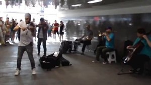 Уличные музыканты в Москве