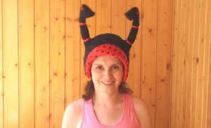 Шапочка для божьей коровки Милы