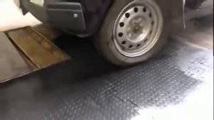 Резиновое(напольное) покрытие в моем гараже.