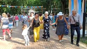 ТАНЦЫ В ПАРКЕ ГОРОДСКОМ ?пенсионеры в ритме танца 1 августа 2021 г. #танцы#Калуга#парк