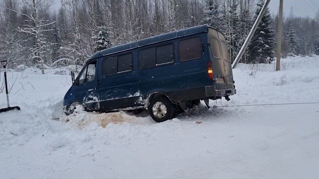 Уаз хантер вытаскивает лебёдкой газель смотреть онлайн