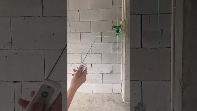 16 lines 4D green laser layout with a 30m remote control and a strong magnetic wall bracket. смотреть онлайн