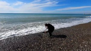 ЛАЗАРЕВСКОЕ СЕГОДНЯ ?СОЧИ. В поисках злата ,серебра!  А девушка  ,ну просто красиво)))!