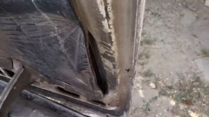 Снимаем решетку радиатора