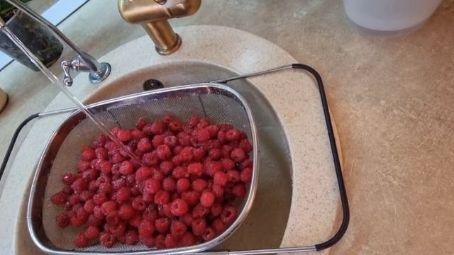 ВЛОГ: Моя встреча с приведением?/Варим малиновое варенье/Быстрый рецепт из кабачков? смотреть онлайн