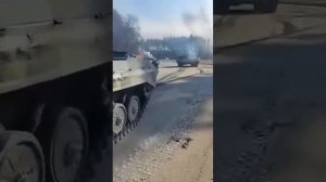 Российская армия не встречает сопротивления в Украине. Освободителей встречают с цветами. Почти