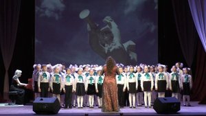 368 Младший хор инструментального отделения г Наб Челны Песня о маленьком трубаче