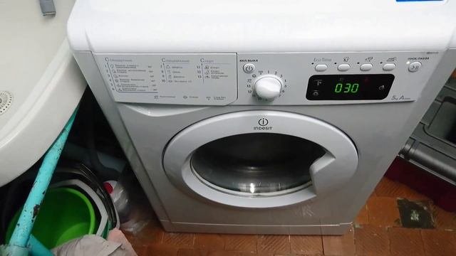 Замена подшипников с распиловкой бака на стиральной машине Indesit IWSE 5125 |Podkluchaem.by