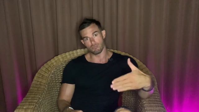 Что делать если девушка игнорирует? Как реагировать на женский игнор? смотреть онлайн