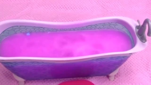 Barbi Glam Vannaya komnata - kukly Barbi rozovyye vanny bomba s Kenom i Barbi detskiye igrushki