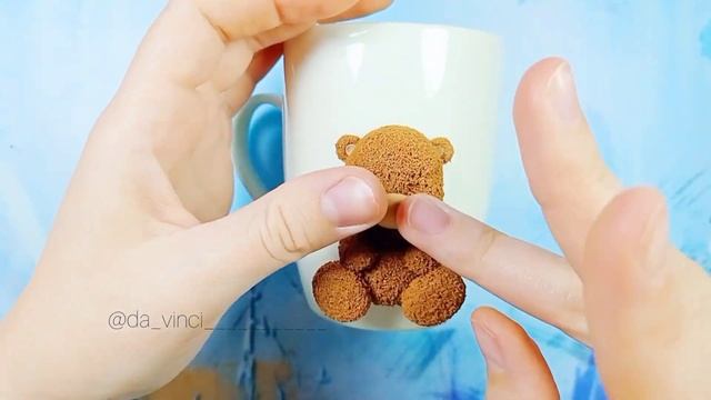 Мишка из полимерной глины на кружке | как слепить медвежонка смотреть онлайн