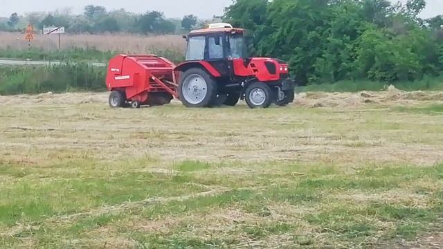 Прессование сена. Первый выезд 2022 смотреть онлайн