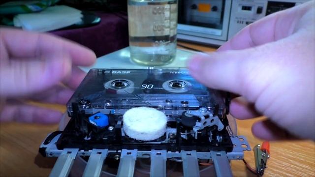 Суровый чистильщик магнитных лент спиртом в действии )) смотреть онлайн