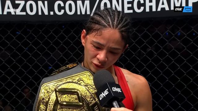 Muay Thai WAR ?? Allycia Hellen Rodrigues vs. Janet Todd Was INTENSE смотреть онлайн