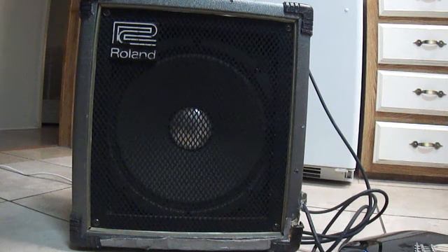 Roland Super Cube 60 Watt Cube Bass Amplifier смотреть онлайн