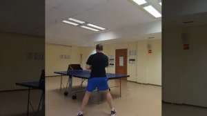 Возвратная доска в настольном теннисе, вторая тренировка. первые шаги даются с трудом