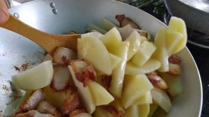 Полевая КУХНЯ / Картофель со шкварками и луком / Рецепты от КУЛИНАРНОГО СОЮЗА