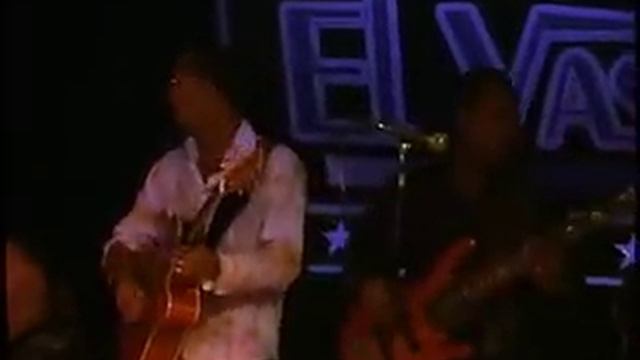 Raulin Rodriguez "Medicina De Amor" LIVE Bachata Music смотреть онлайн