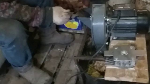 ОБЗОР ЗЕРНОДРОБИЛКИ ДЛЯ ИЗМЕЛЬЧЕНИЯ КОРНЕПЛОДОВ смотреть онлайн