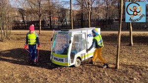 Дети и Машина. Собака за рулём и Диана и Даня играют в полицию. Манкиту