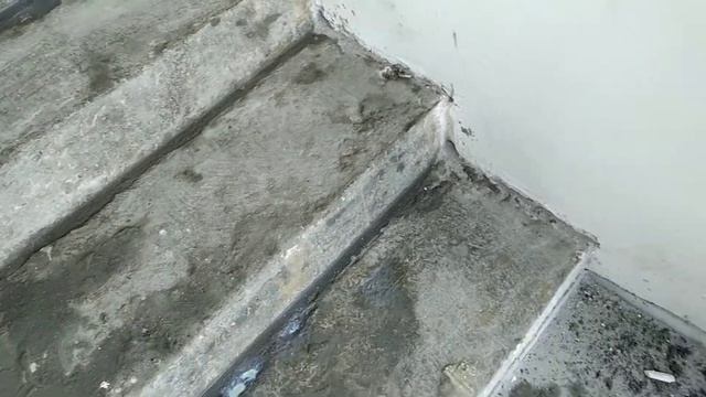 Укладка плитки на лестничный марш. Облицовка лестниц керамогранитом