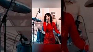 « Днем и ночью » стихи Л. Дербенев муз Т. Русева.