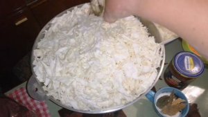 Тушена капуста на зиму / Консервированная тушеная капуста / РЕЦЕПТ тешеной капусты / Шумная семейка