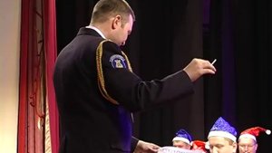 «Оркестр звучит басами...»