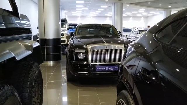 Дубай, автосалон Q Motors LLC, без комментариев... смотреть онлайн