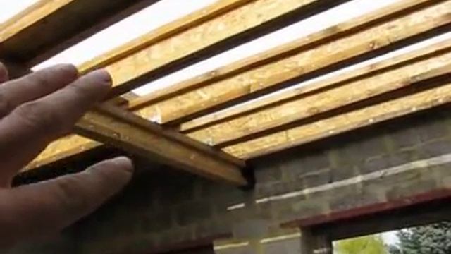 Бюджетная односкатная плоская крыша. Дальнейшие работы с двутавровыми балками и в целом по крыше
