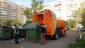 Омск. Автопробег мусоровоза Faun Rotopress на шасси Камаз