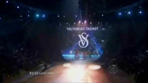 CANDICE SWANEPOEL CATWALK VICTORIA'S SECRET 2007-2014.