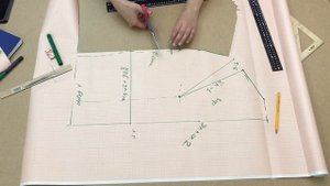 Как сшить кардиган на любой размер Модный кардиган быстро Часть 1 #кардиган #выкройкакардиган #замш