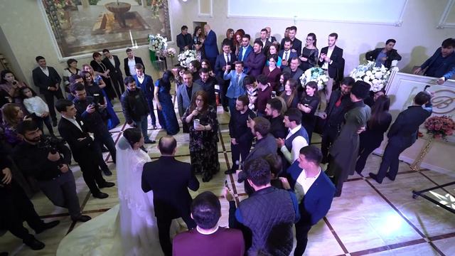 Бомбическая поддержка друзей на свадьбе Баховых Азрета и Алины. смотреть онлайн