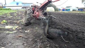 Как научится пахать с  мотоблоком без помощи человека. 4 часть