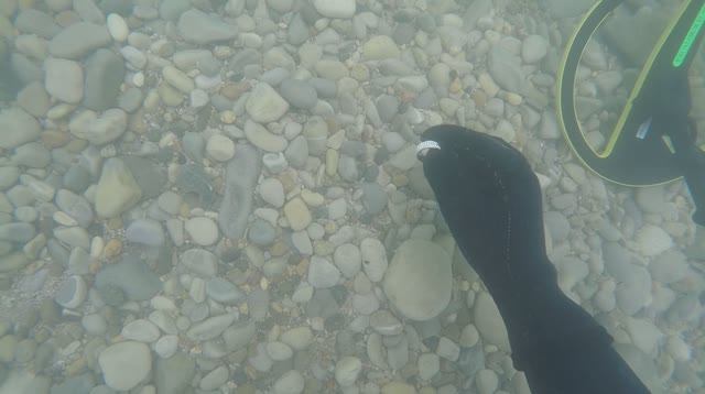 А кольца не кончались | Подводный коп с Minelab смотреть онлайн