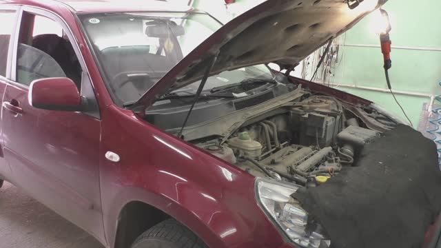 Chery Tiggo троит. Банальная неисправность! смотреть онлайн