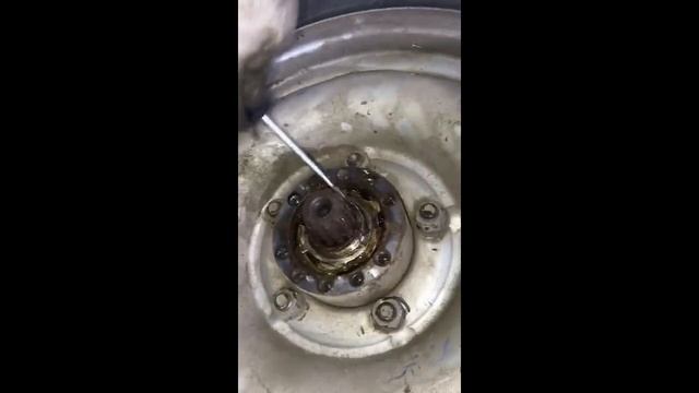 ПРАВИЛЬНАЯ ЗАТЯЖКА СТУПИЧНОГО ПОДШИПНИКА УАЗ МОСТ СПАЙСЕР смотреть онлайн