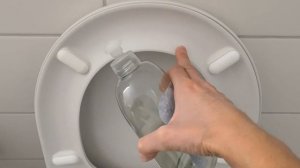 ЖЕЛТИЗНА на КРЫШКЕ УНИТАЗА – ЗАПАХ МОЧИ от крышки унитаза – сиденье унитаза ПОЖЕЛТЕЛО -Как отбелить