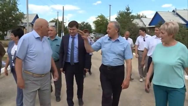 Валерий Радаев посетил с рабочим визитом Озинский район смотреть онлайн