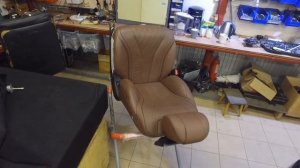 сиденья BMW F на Toyota Land Cruiser 200 и маленький вопрос!