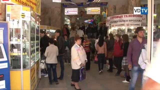 Приставы выселяют предпринимателей из Волгоградского ЦУМа смотреть онлайн