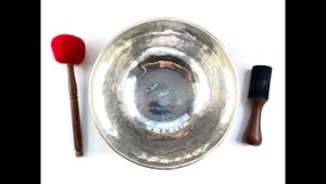 Кованая тибетская поющая чаша серебряная 24см До#3 139герц Pr63